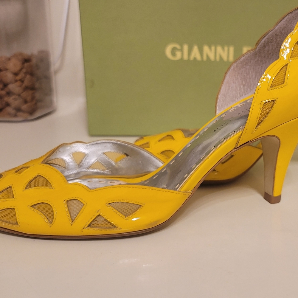 Gianni Bini yellow patent leather peep toe heels